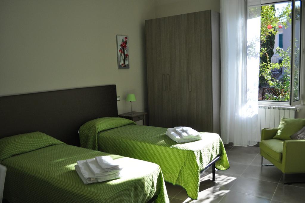 Il Giardinetto Guest House Чивітавекк'я Номер фото